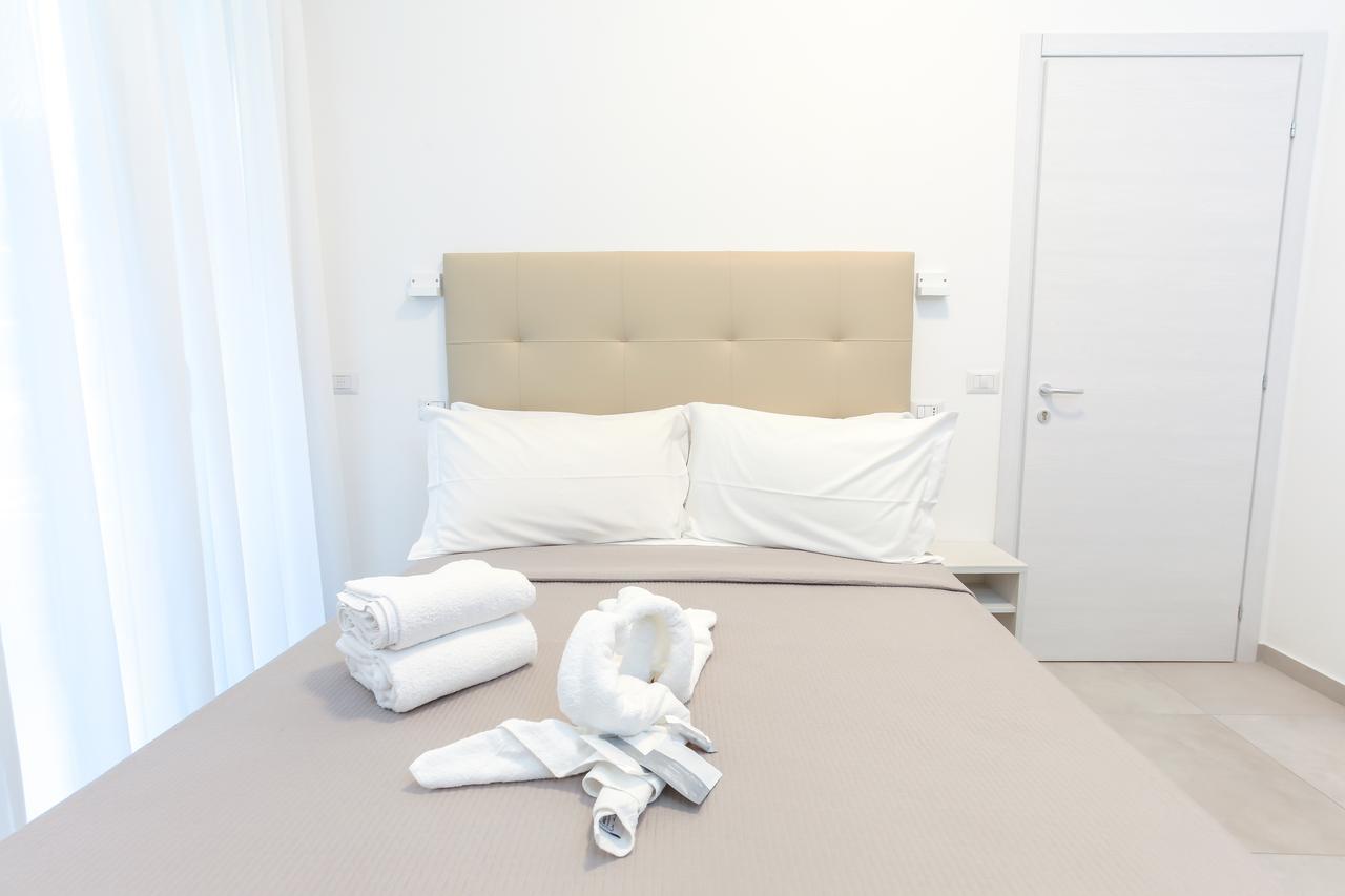 Hotel Tourist Meuble Rimini Bagian luar foto